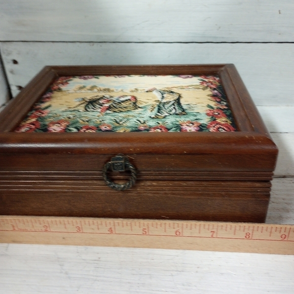 Vintage Pat Yoshikawa, Tapestry Top Jewelry Box, Jewelry Storage, Organizer. - Picture 10 of 12